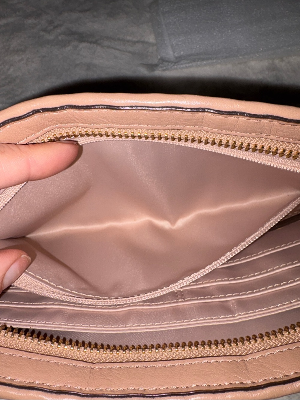 Coach Madison gathered wristlet. Pink/nude - Picture 9 of 10